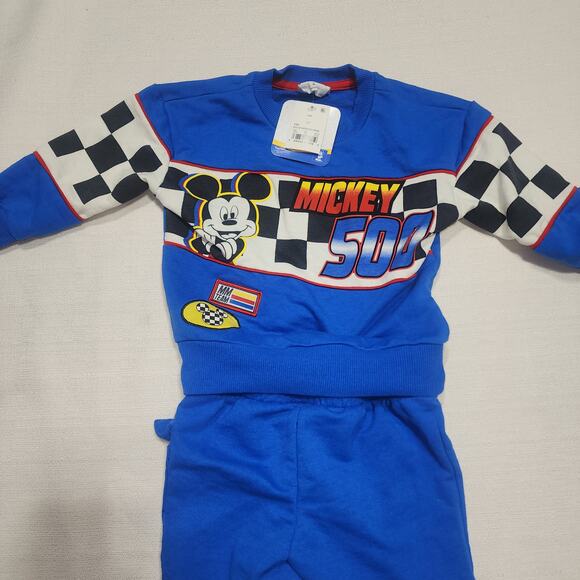 Mickey 500 Sweatshirt and short set for 2T - Picture 2 of 8